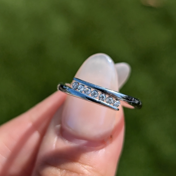 14K White Gold Twist Swirl Diamond Band Ring - Picture 6 of 10